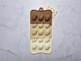 Molde silicona 15 mini huevitos decorados